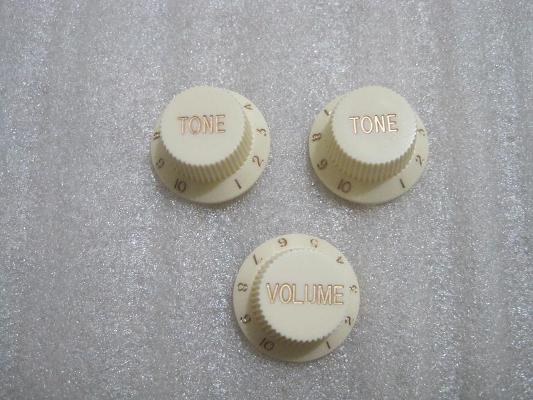 (N-9) Original Fender Strat Knobs (3pcs.)